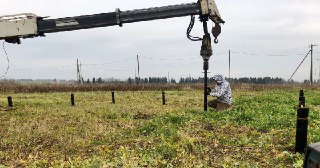 Установка винтовых свай Луга цена от 3125 руб.